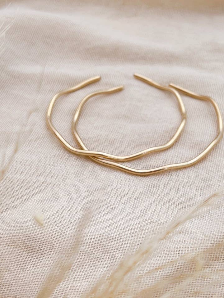 Bracelet Manchette Ondulé pour la vente par Where Watermelons Grow