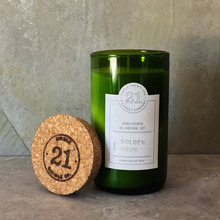 Bougie de soja Golden Hour Wine Bottle pour la vente par Circle 21 Candles