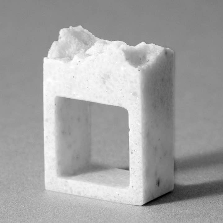 BLANC pour la vente par URBAN OLIVE DESIGN