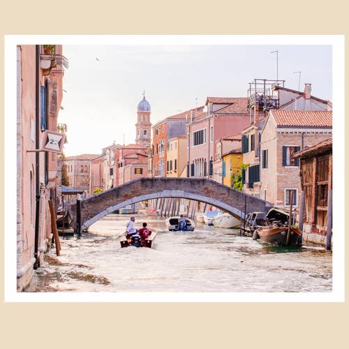 Kunstdruk van Venetië (11x14): Nonno e Figlio, Dorsoduro Venezia voor wholesale door Charlotte to Paris