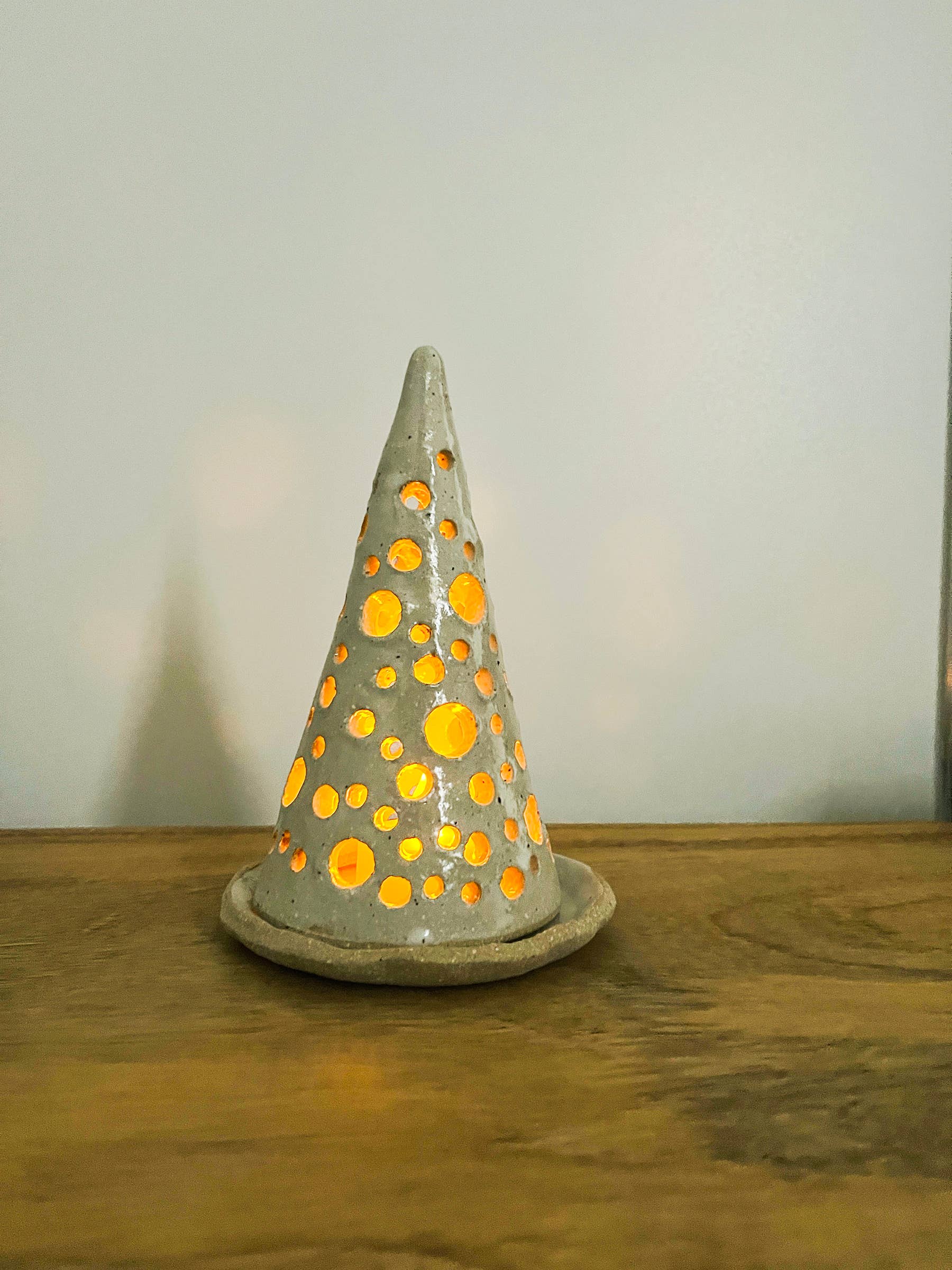 Eli.C Studio - Wholesale Candle Holder - Christmas Tree Tealight Candle Holder1