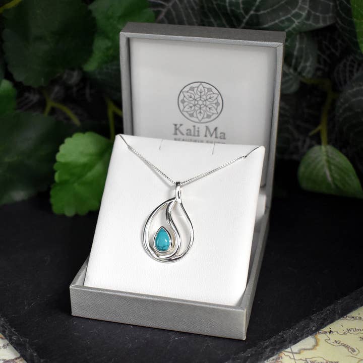 Colgante de lágrima de Lola con ola turquesa para venta al por mayor de Kali Ma Designs - Sterling Silver Jewellery