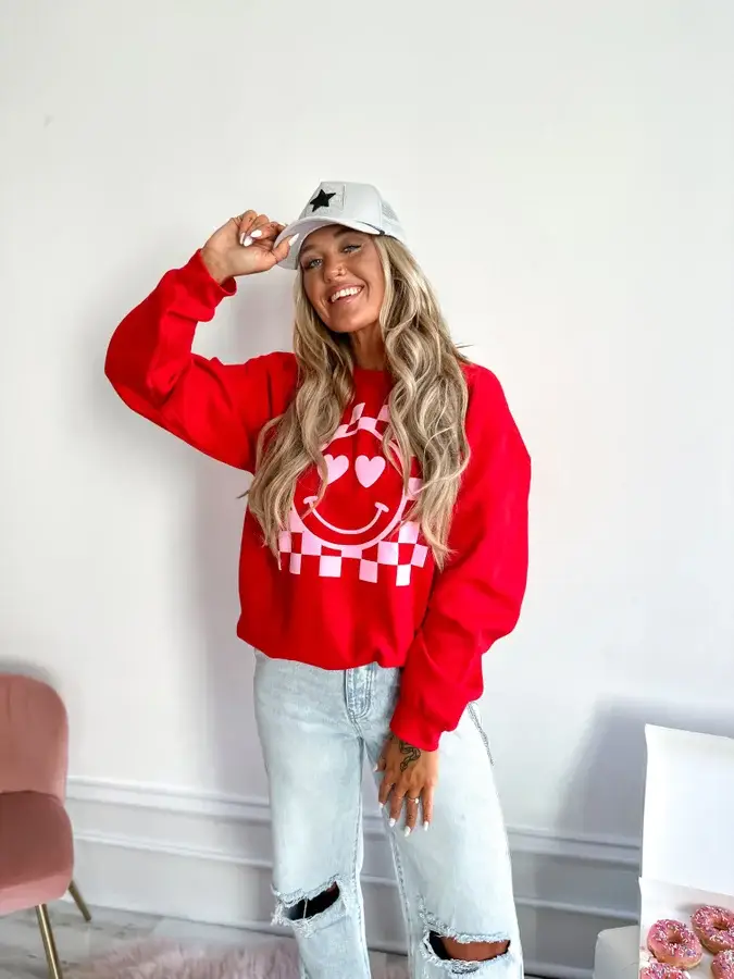 birdie - Wholesale Graphic Sweatshirt - Women's - Checkered Heart Smiley Red Puff Crewneck Graphic1