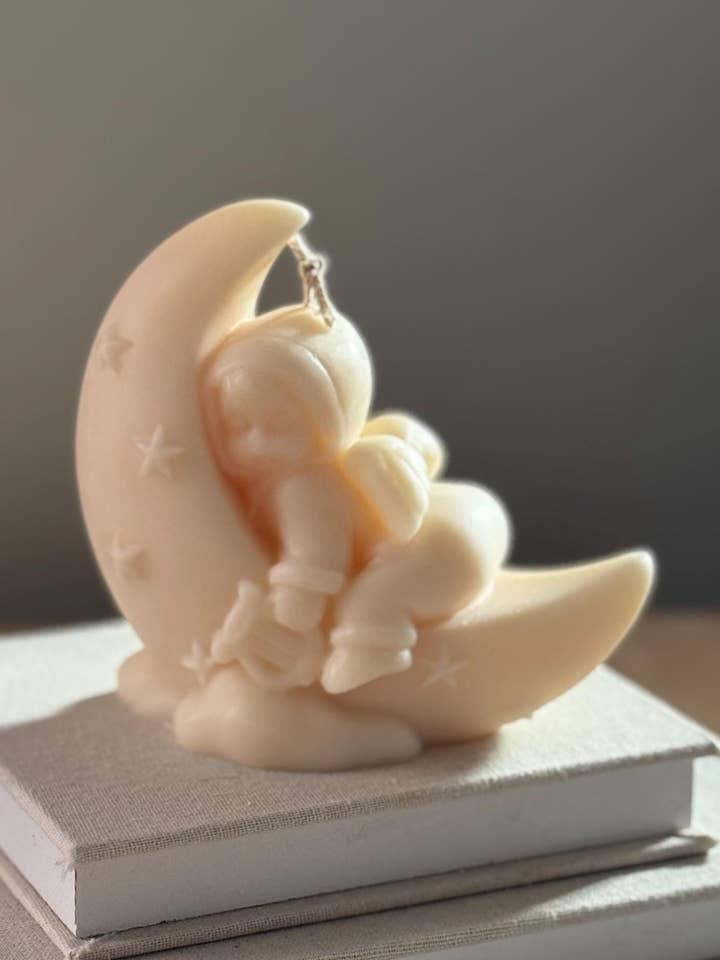 Moon Baby Sleeping Christmas Soy Candle Bedroom Decor for wholesale by MikuniCandle