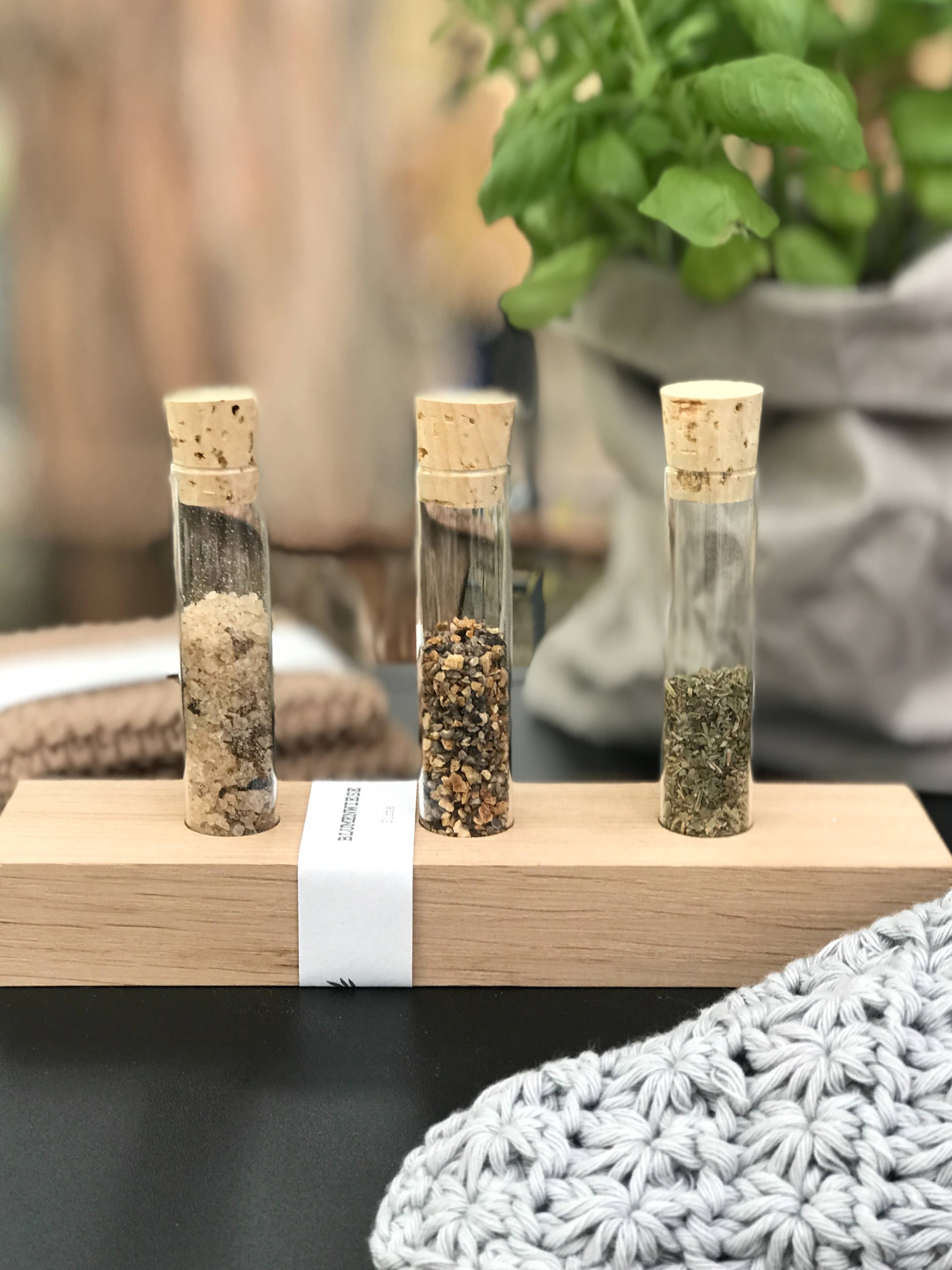 Stadtrandstil handmade – Großhandel Gewürzregal – Gewürzständer in zwei Größen1