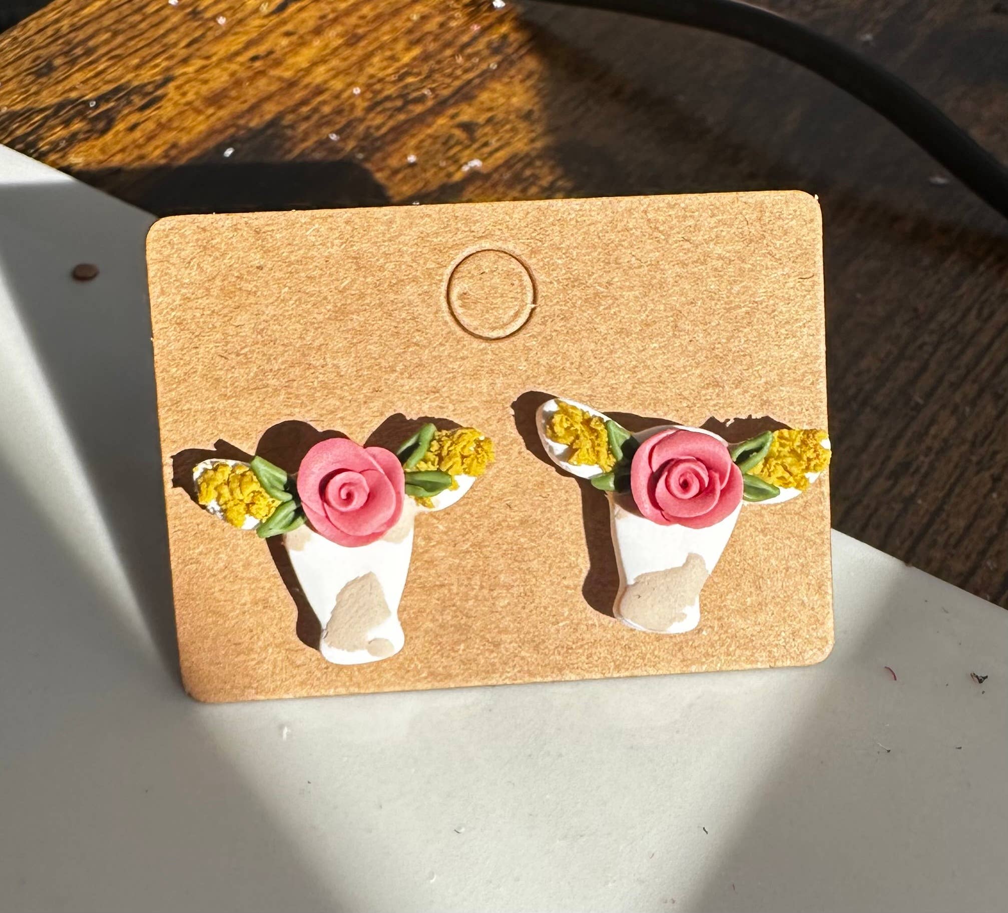 SmallTownClayCo - Wholesale Knopjes/oorstekers - Cottage Core oorstekers met koeienmotief