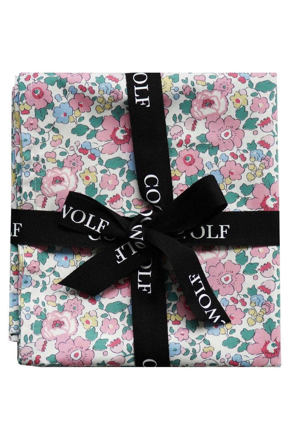 Coco & Wolf - Wholesale Table Runner - Tablecloth Runner made with Liberty Fabric BETSY CANDY FLOSS2