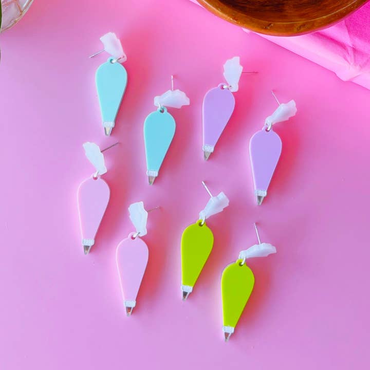 Victoria Essie Studio - Wholesale Hangende/ronde oorbellen - Piping Bag Baking Oorbellen0