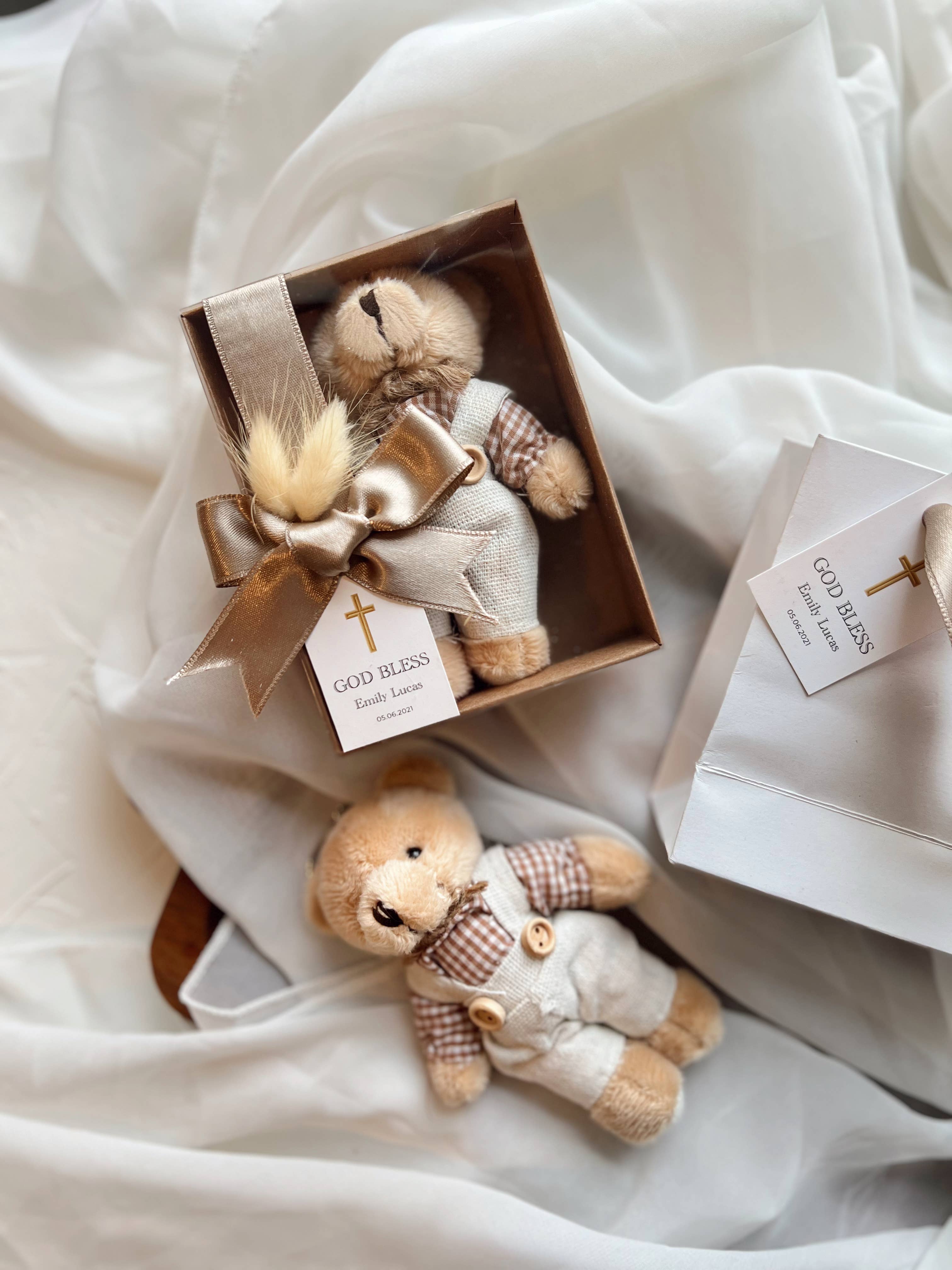 Uniq Favors – Engroshandel Nøglering - Dame – Teddy-nøglering som gave, babyshowergave med personlig navn - We Can Bearly2
