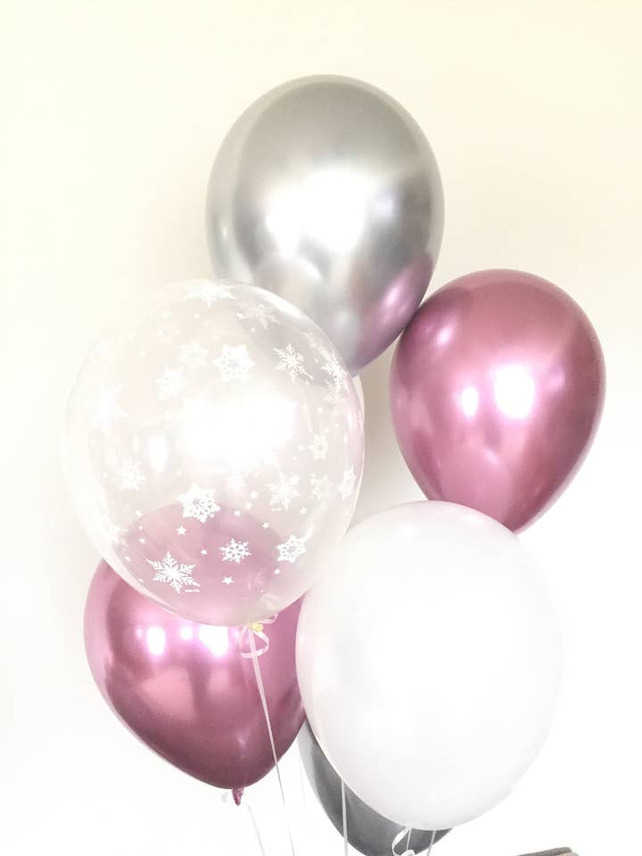 Chrome Mauve Snowflake Balloner | Sæt med 8 Latex Balloner for engroshandel hos Hullaballoons