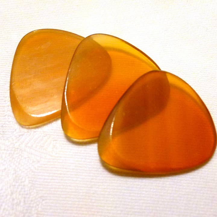 Exotic Amber Horn (Pack of 3 Picks) for wholesale by US Blues Artist Quality Guitar Picks