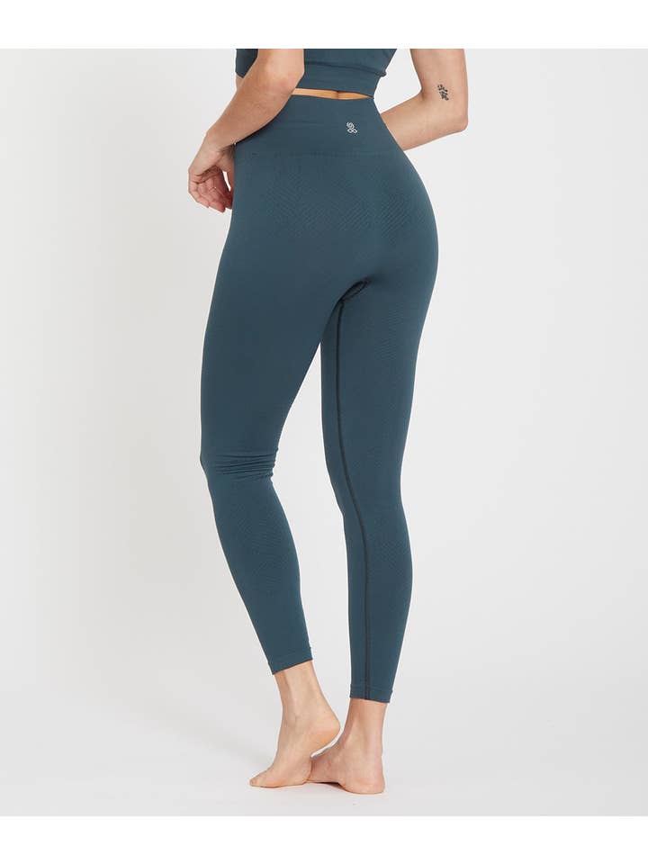 Yoga Searcher – wholesale Sport-/loungeleggings – Dam – KEISHO – Tights tillverkade av återvunna material16