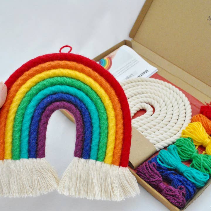 Macramallama - Wholesale DIY Craft Kit - DIY Bright and Bold Large Macrame Rainbow Craft Kit