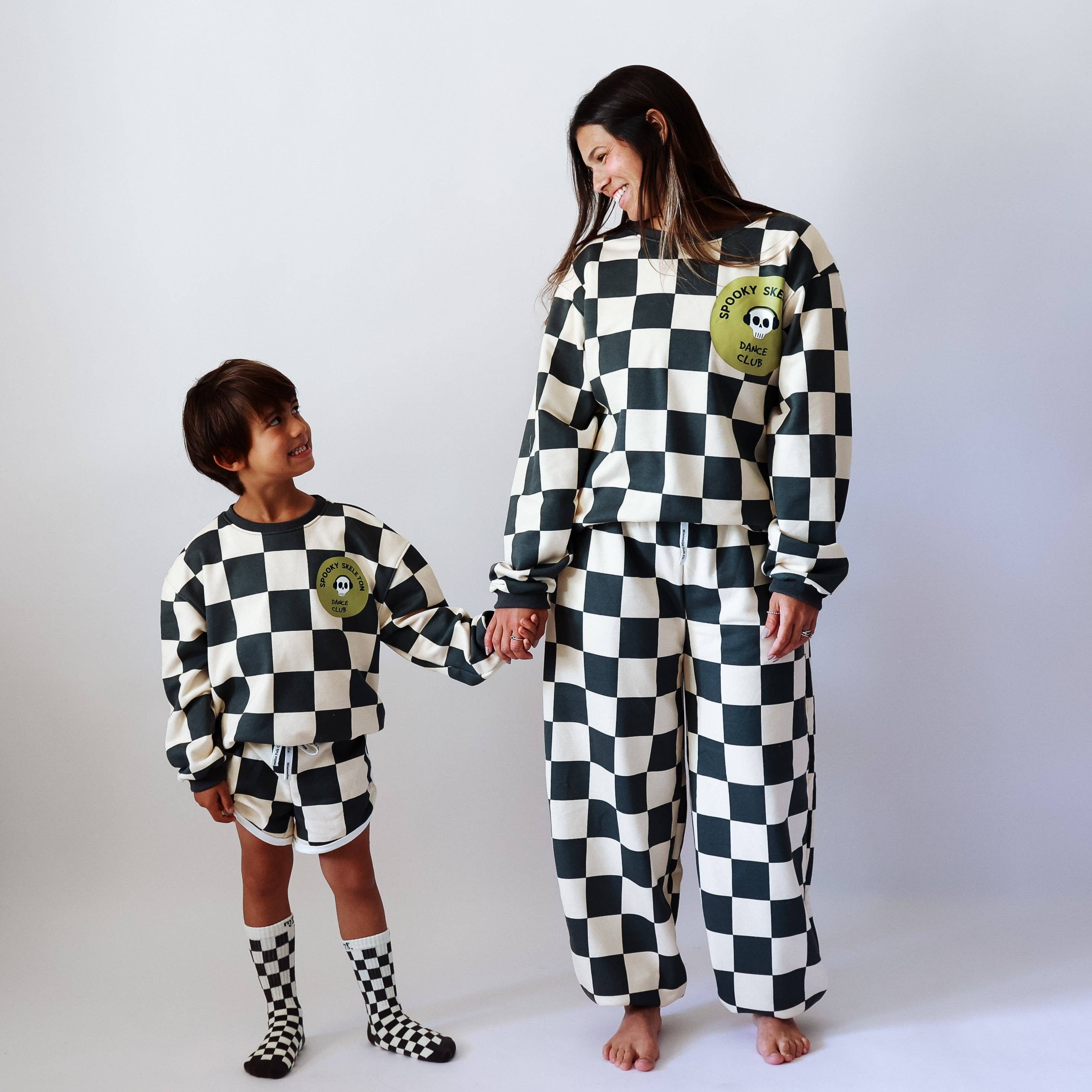 Minimalist Folk Co. – wholesale Shorts - Barn – TRÄNINGSSHORTS i RUTIGT KOL | BARN2