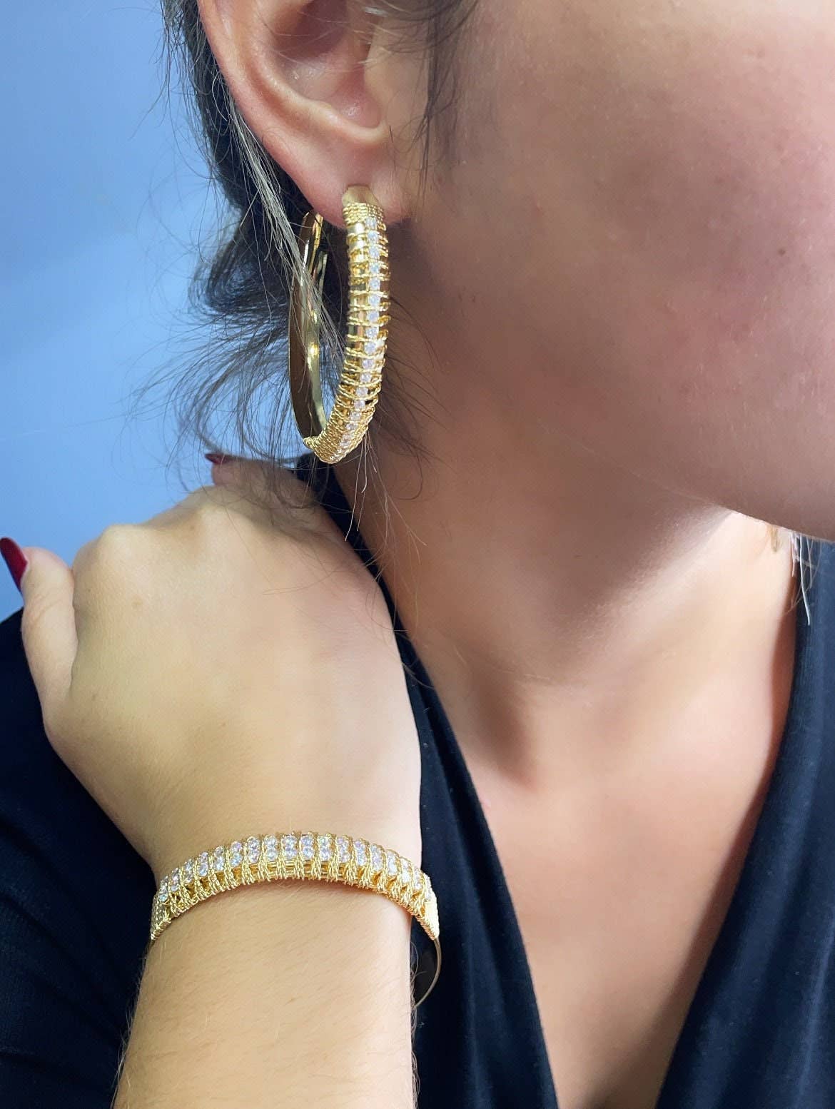 Milie – wholesale Manschettarmband – 18k GF Manschettarmband: Tvinnad Tråd & Kubisk Zirkonia5