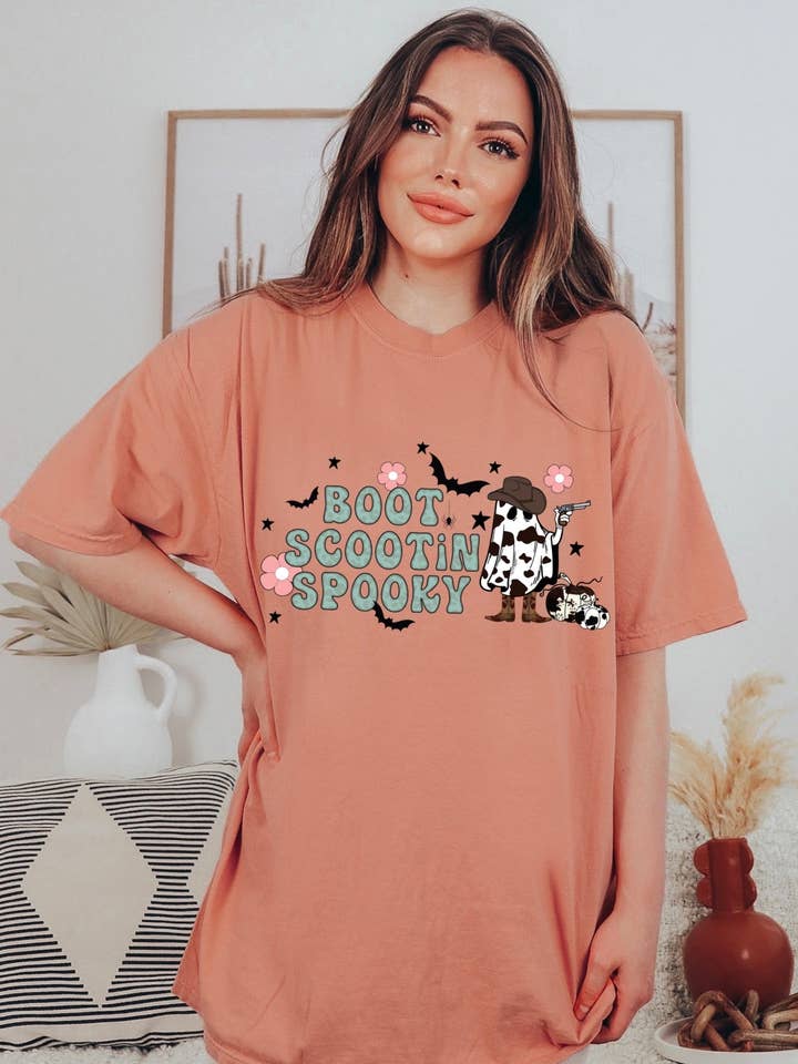 T-shirt Boot Scootin' Spooky pour la vente par Shop Alloe | Print & Media Co.