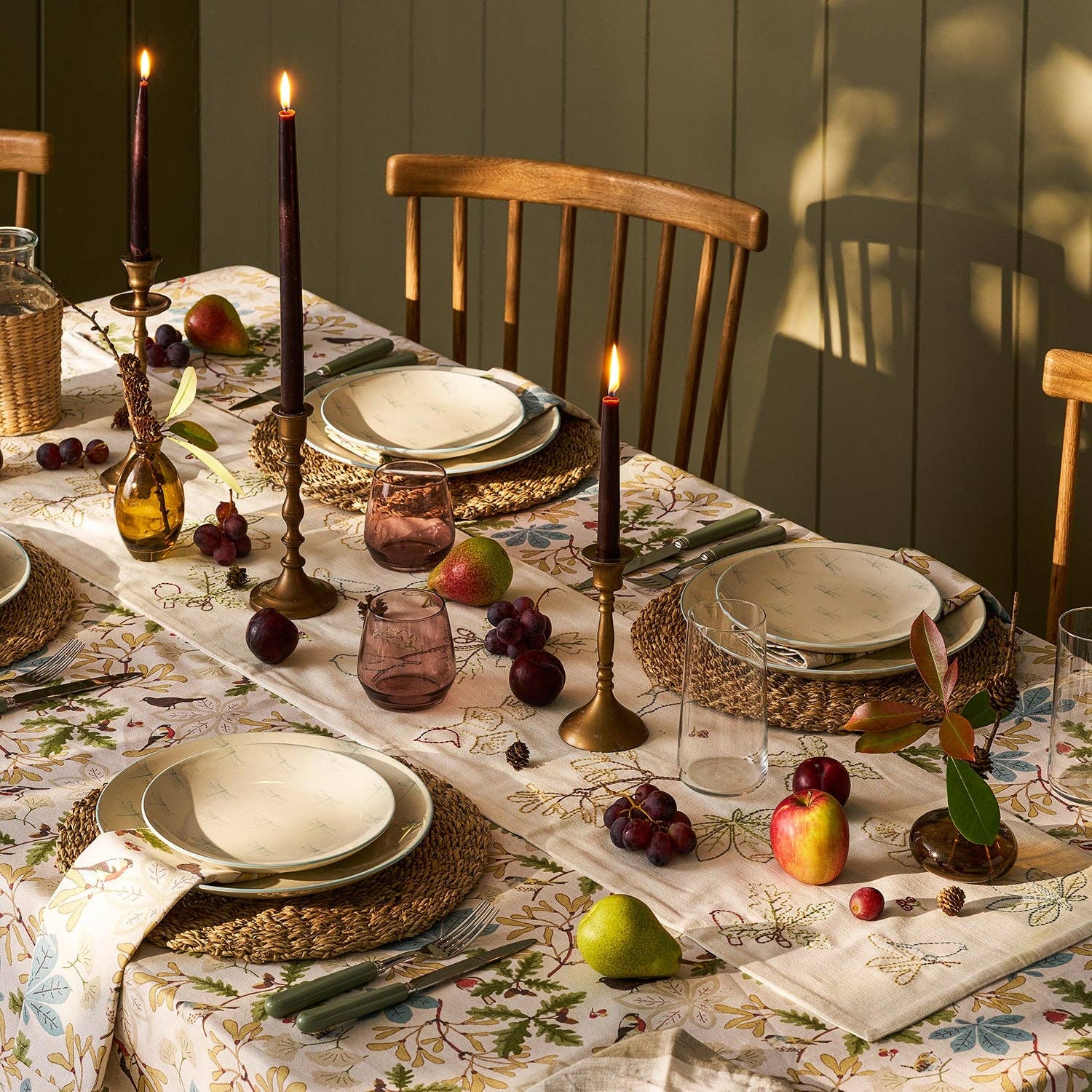 Sophie Allport – wholesale Table runner – Orchard Birds Embroidered Table Runner2