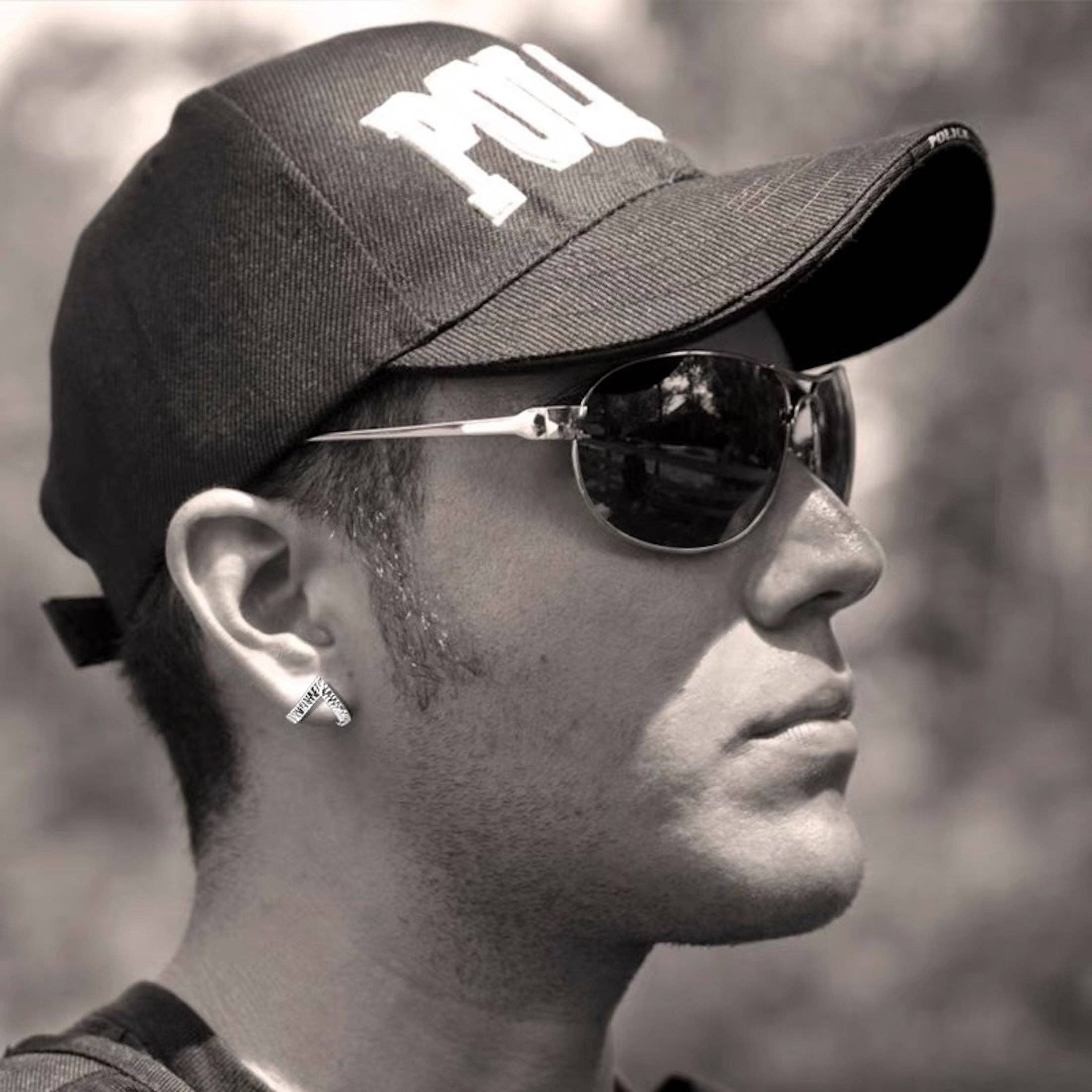 LanLivia - Wholesale Stud/Post Earrings - Unique design V shape ear studs-black n silver7