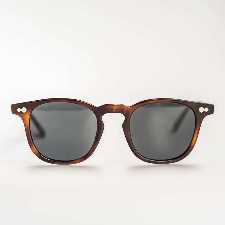Charles (Tortue) pour la vente par Essential Glasses