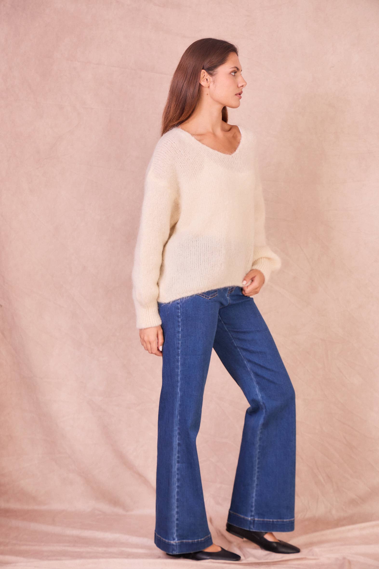 Calie Paris – wholesale Knitted jumper – Women′s – Oversized V-Neck Sweater19