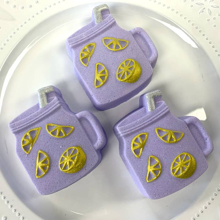 Lavender Lemonade Bath Bomb for wholesale by Poppy & Thyme