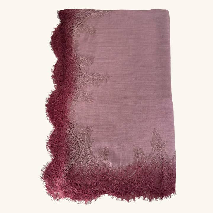 Chal de Encaje en Degradado Rosa para venta al por mayor de Monisha Melwani Jewelry