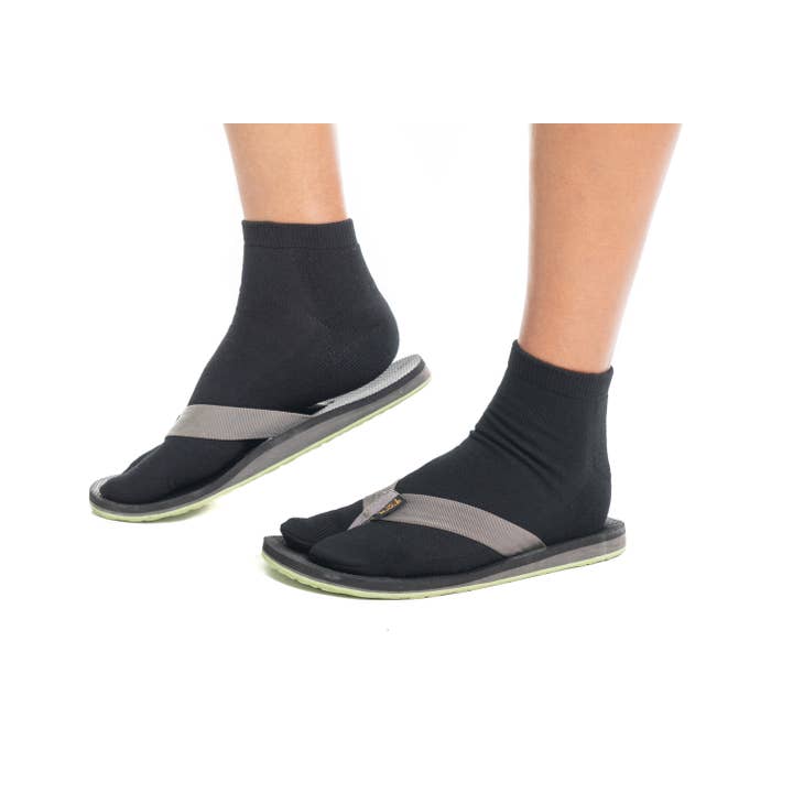 Noir Flip-Flop Chaussettes Cheville Épaisse Athlétique ou Casual Petit pour la vente par V-Toe Socks, Inc