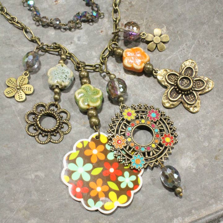 The Primitive Peddler, Inc. - Wholesale Pendant/Charm Necklace - RETRO LOVIN' FLOWER POWER...Charm'd Necklace