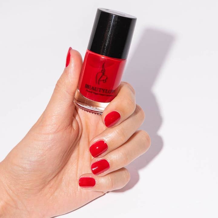 BEAUTYLOPE Pure & Vegan Halal Cosmetics - Wholesale Nail Polish - Vegan nail polish, halal nail polish Fragaria2