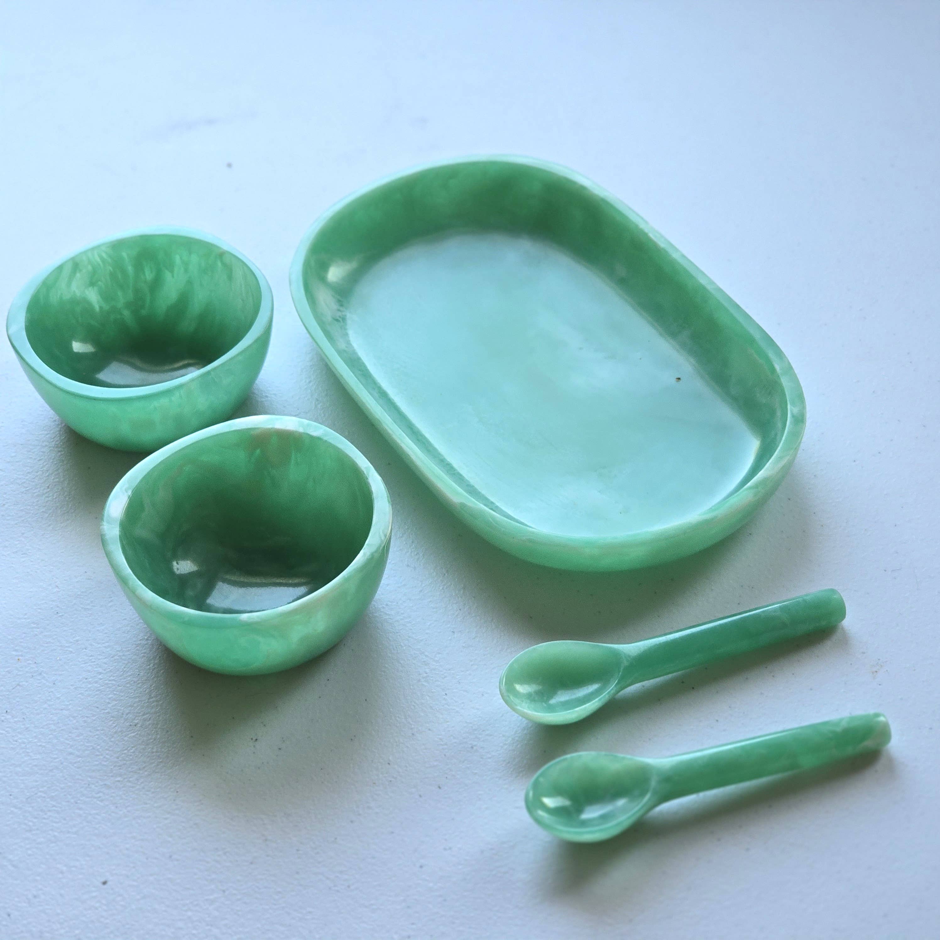 Gibb & Daan – Engroshandel Serveringsbakke – Lille serveringsbakke med 2 skåle og skeer - Håndhældt harpiks49