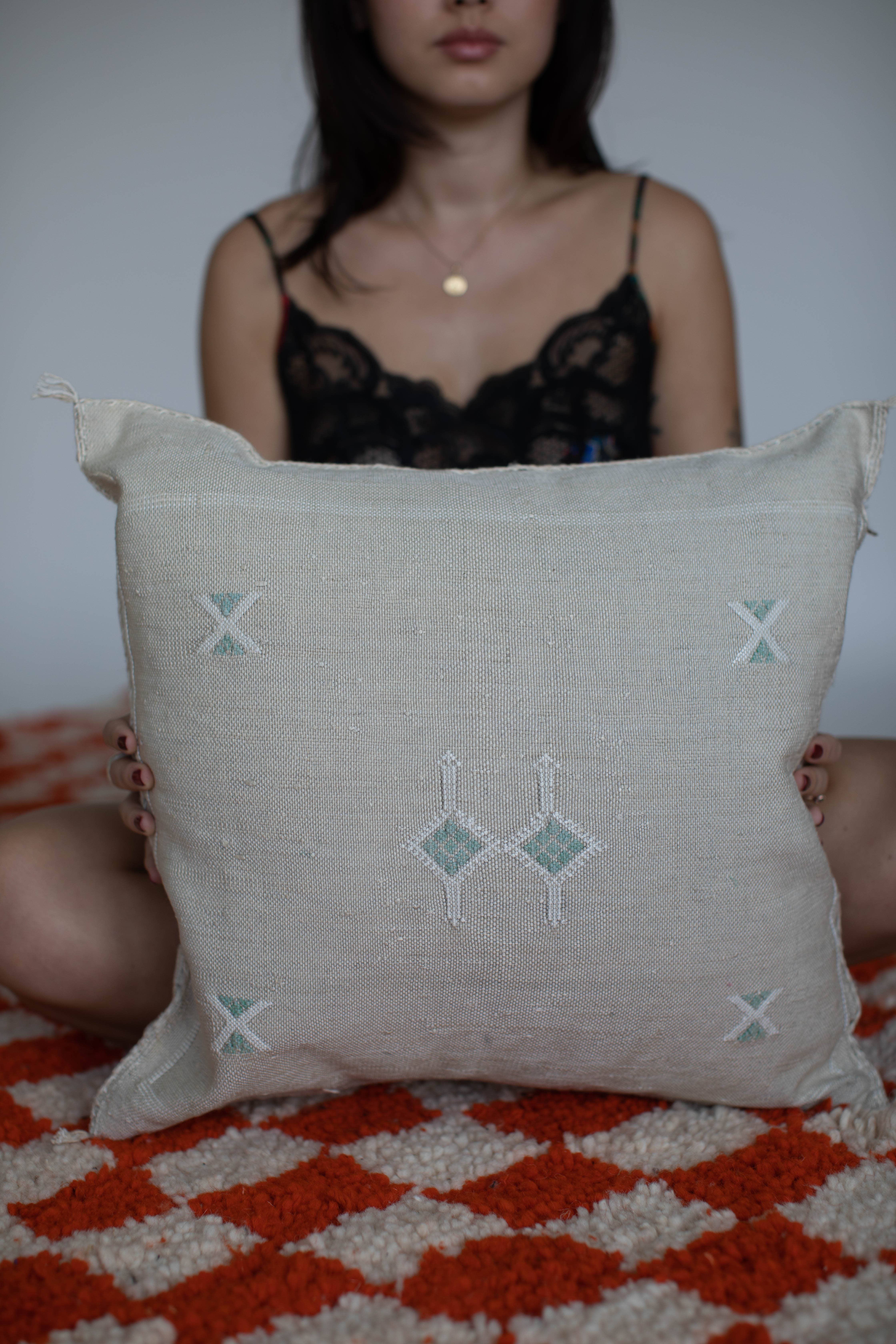 Voyage - Wholesale Throw pillow cover - Moroccan Cactus Silk Pillow Covers9