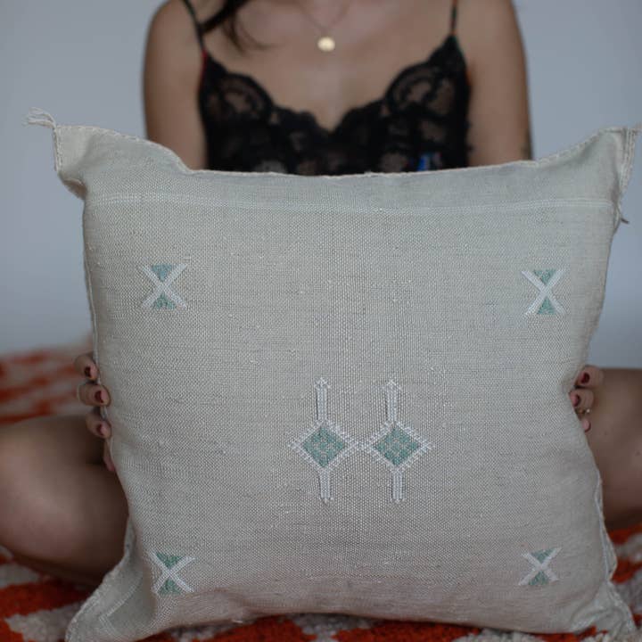 Voyage - Wholesale Throw Pillow Cover - Moroccan Cactus Silk Pillow Covers9