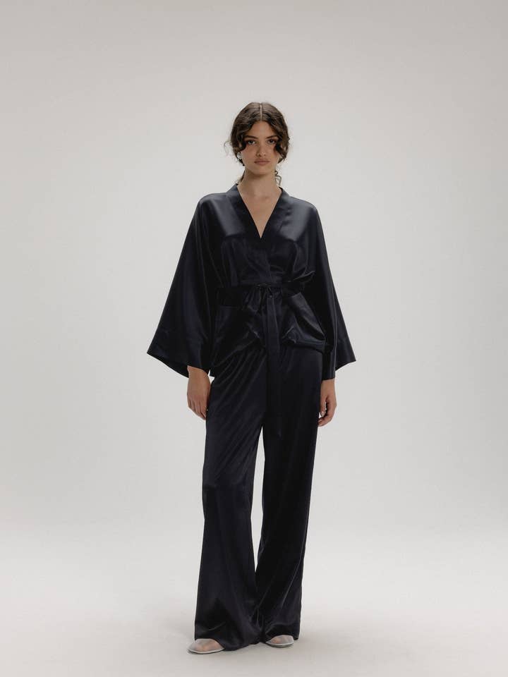 Silke Kimono Jacka Set i Svart för wholesale av Alas