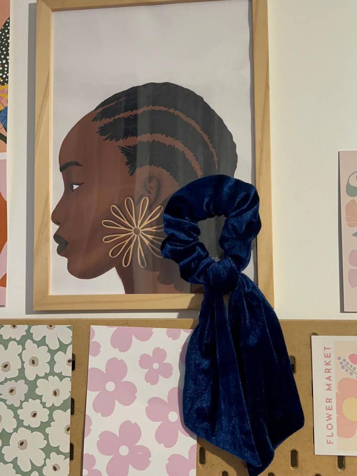 chouchou longue queue en velours pour la vente par La Maison Kifi