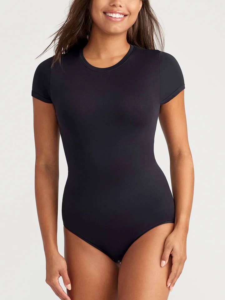 Yummie – Großhandel Body – Damen – Lucy T-Shirt-Body mit kurzen Ärmeln und formender Wirkung0