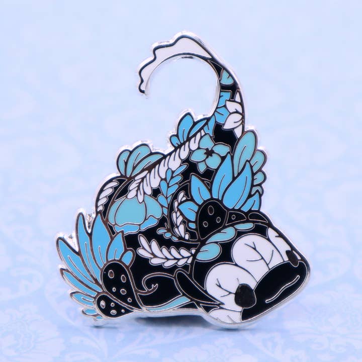 Épinglette bleue en émail Glaucus Atlanticus Sea Dragon pour la vente par Evy Benita