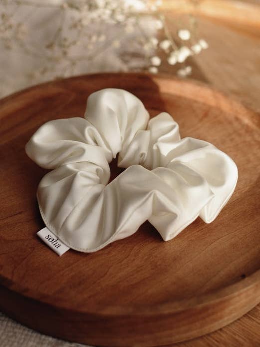 Satin scrunchie - Off white for wholesale by Boutique Soha