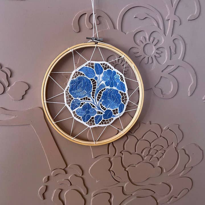 Décor Richelieu hongrois traditionnel brodé à la main de 10 pouces pour la vente par Kalocsa