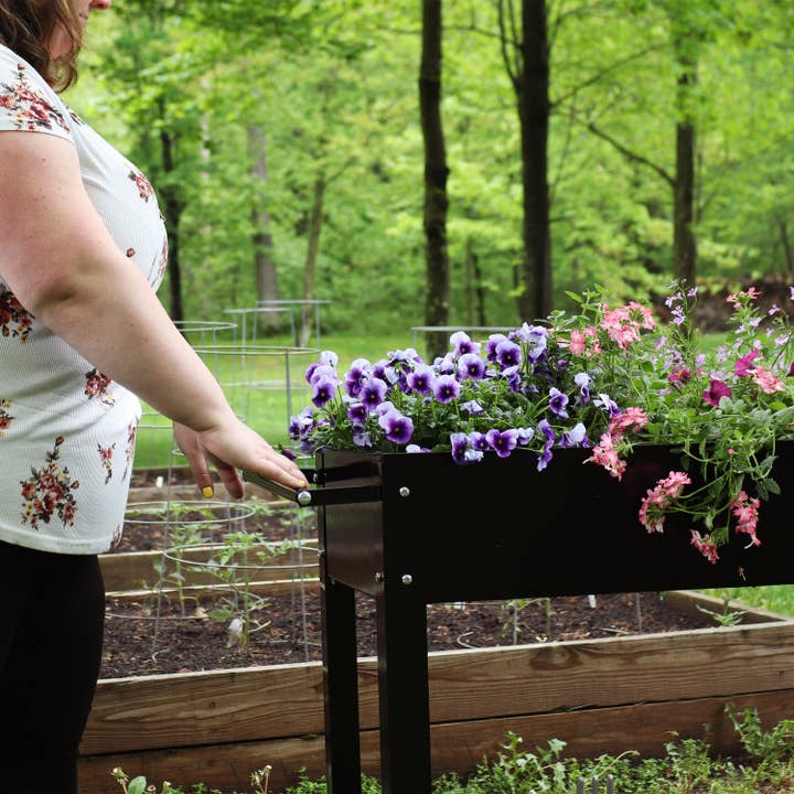 Sunnydaze Decor - Wholesale Planter Box - Sunnydaze Steel Garden Bed Cart - 41" L - Black