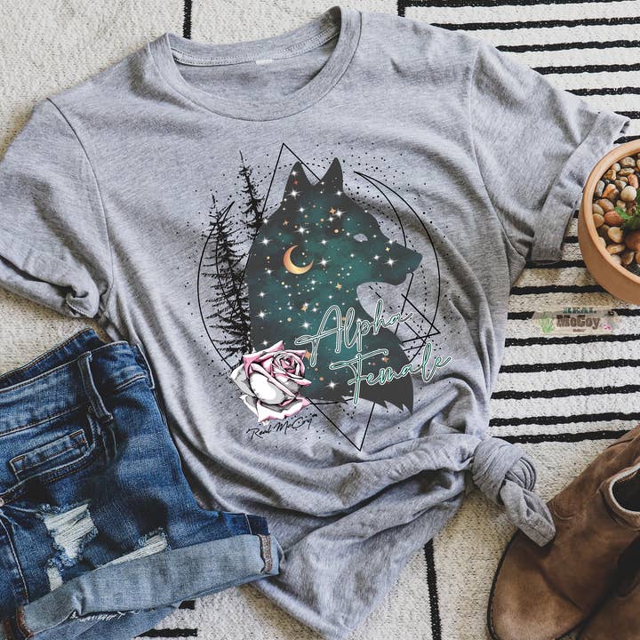 Camiseta feminina alfa (opções de cores) por atacado de Real McCoy Mercantile, LLC