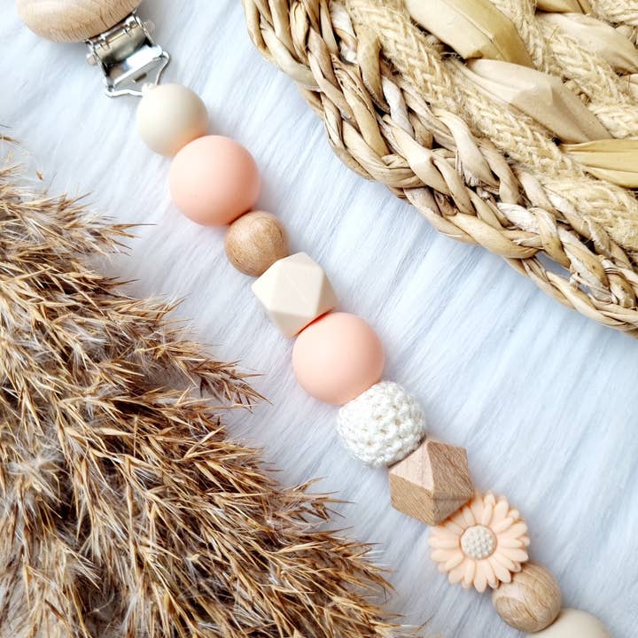 Happy by Lies - Wholesale Pacifier Clip - Baby - Speenkoord Daisy Peach | speenketting | babyproduct