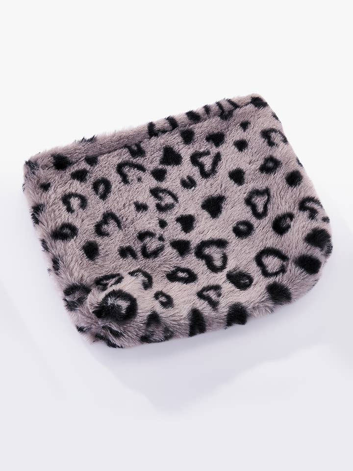 Leopard print faux fur pouch CY225-228JH for wholesale by BYREN | ÉLINE L'ATELIER