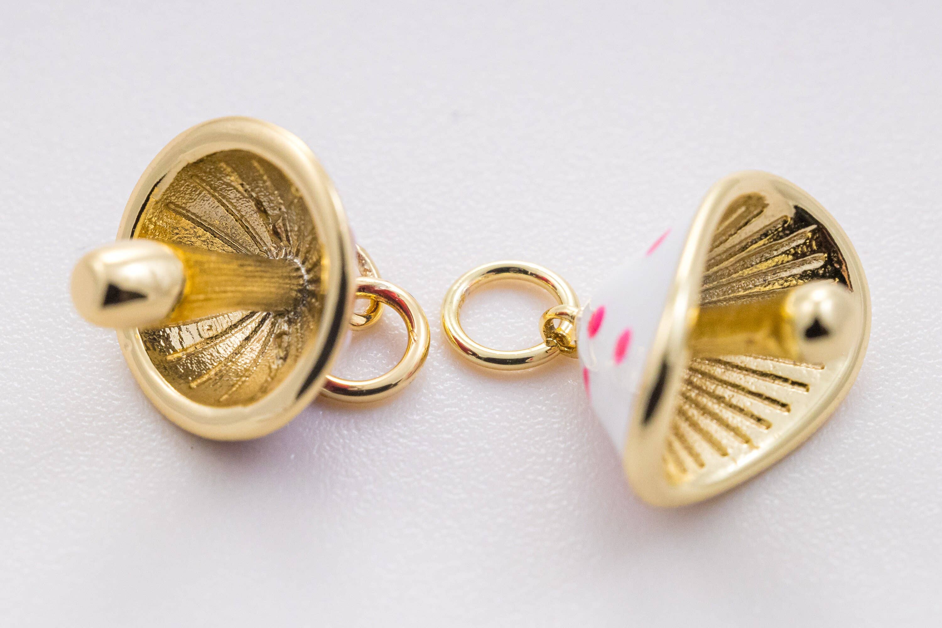 Jewel Pledge – Pendente/pingente individual por atacado – Colar com Pendente de Cogumelo em Esmalte Dourado, CPG0983