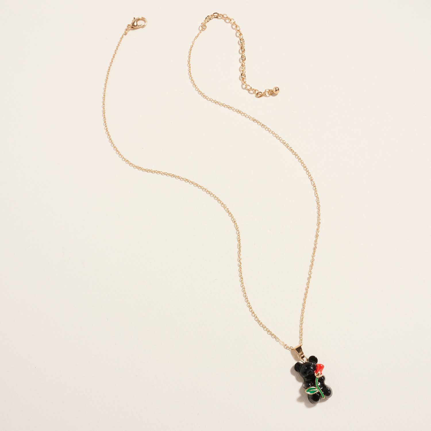 Designature New York – Großhandel Kette mit Anhänger/Charm – Bär mit Blumenform Farbe Emaille Kurze Halskette10