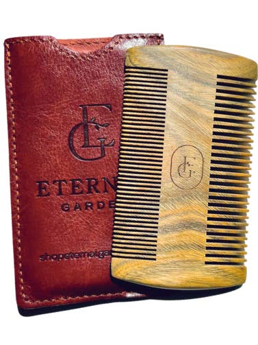 Peigne en bois de santal pour la vente par Eternal Garden
