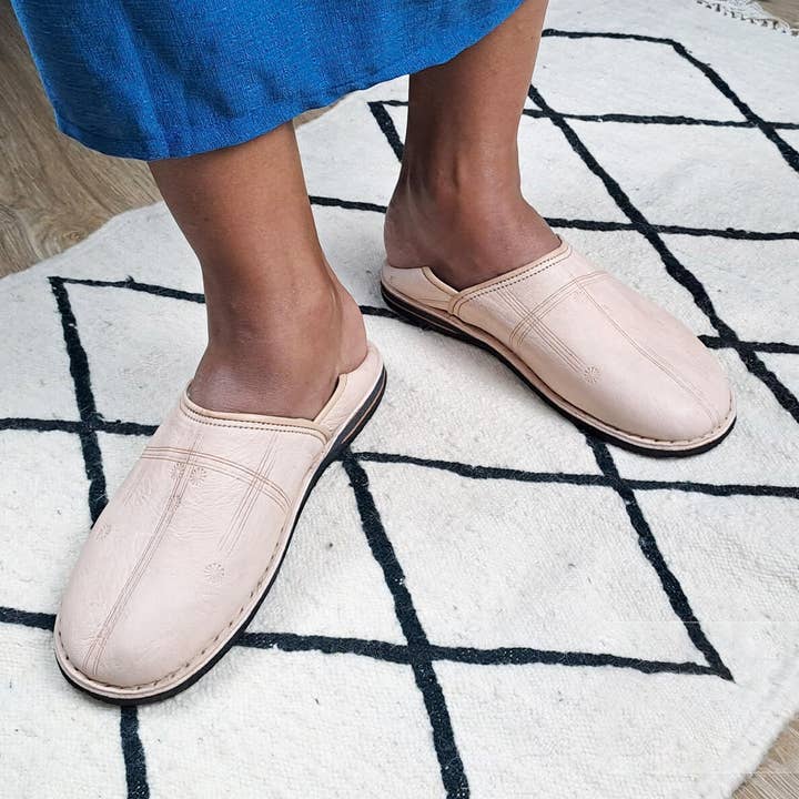 Moroccan Berber Babouche Slippers, Natural for wholesale by Pathiya