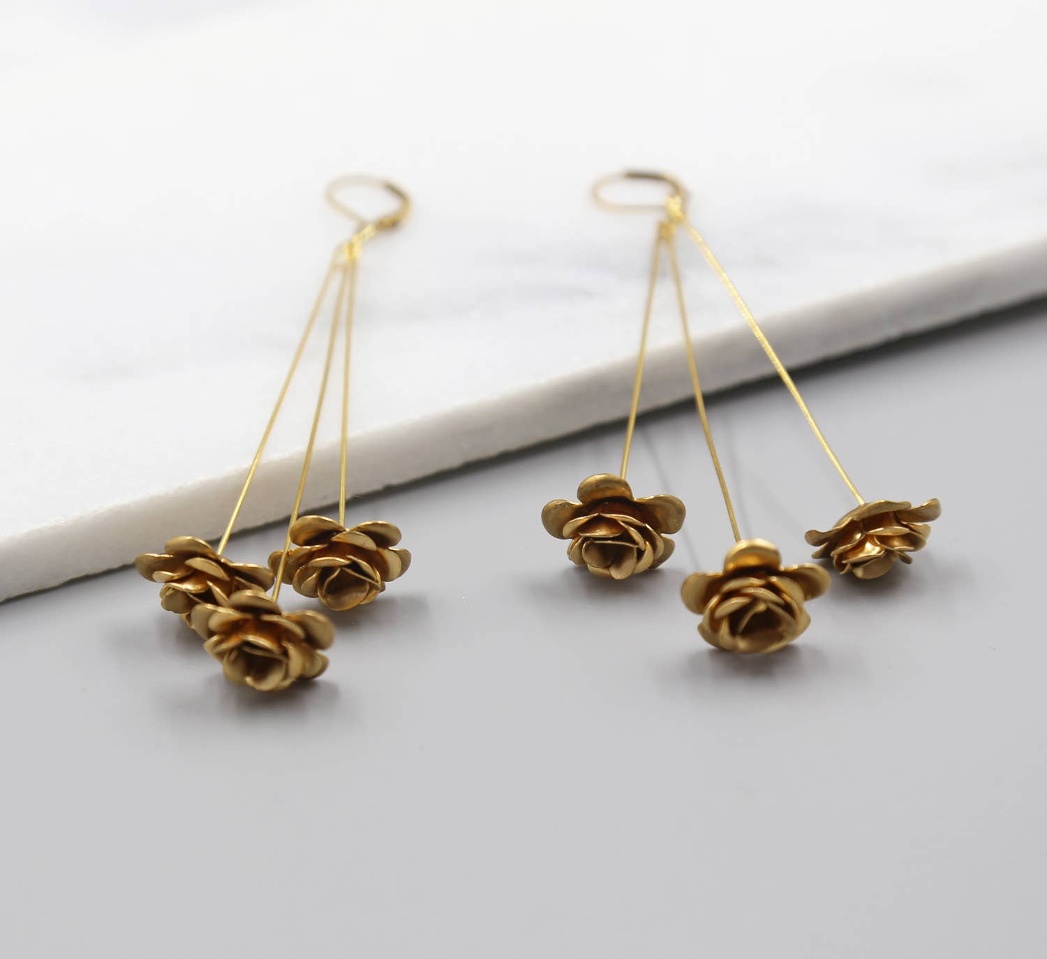 Acute Designs - Vendita all'ingrosso Orecchini pendenti - Orecchini a forma di bocciolo di rosa dorato6