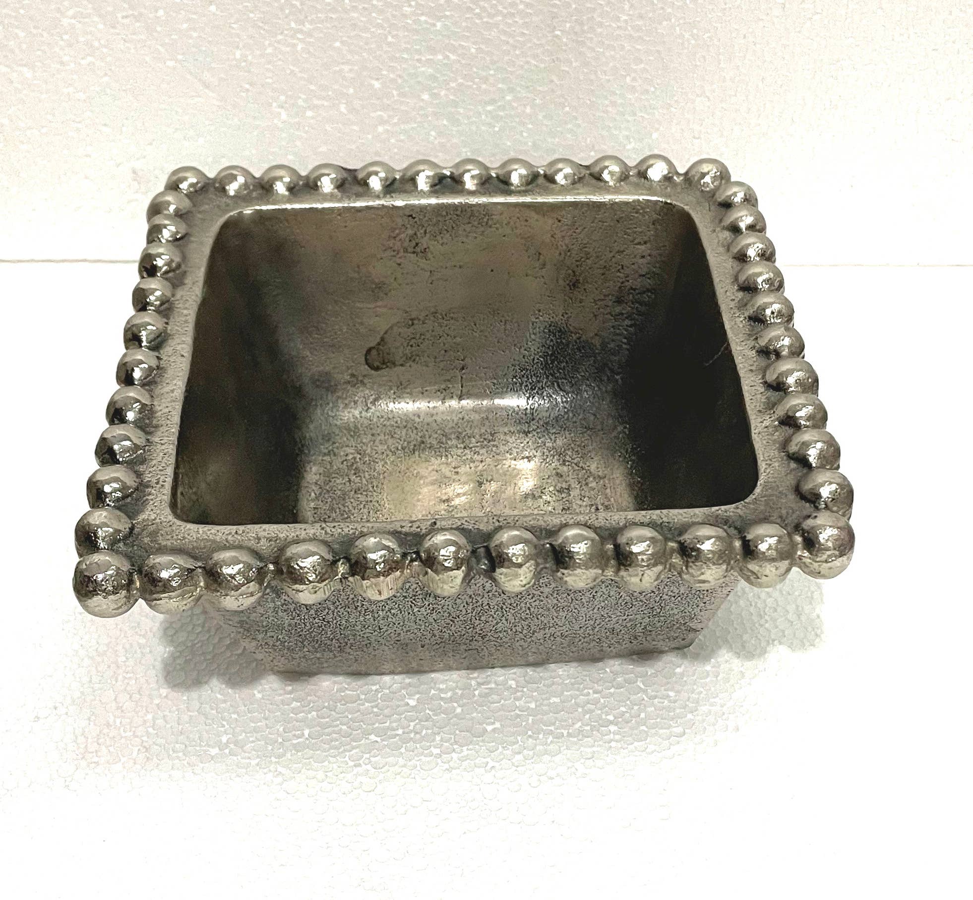 DDecorStore - Venta al por mayor Bandejas/platos/boles decorativos - Cuenco de peral de aluminio decorativo níquel áspero0