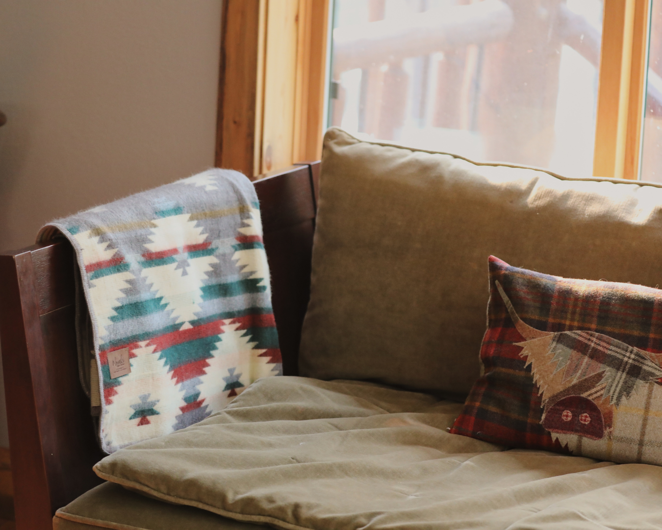 Meraki Movement - Wholesale Bedding Blanket - Inca Cloud Alpaca Throw Blanket2