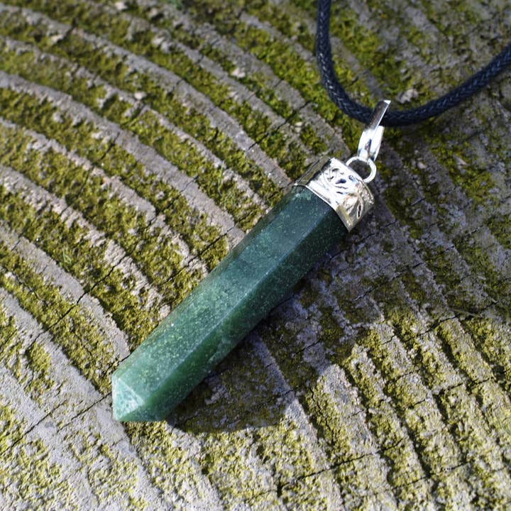 Reiju Bloodstone Natural Crystal Stone facetteret vedhæng halskæde & ledning, grøn farvet for engroshandel hos Reiju